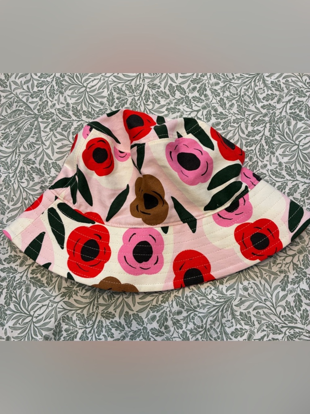 Uniqlo x marimekko Floral Pink Bucket Hat with Red & Brown Blooms for women - Picture 2 of 2